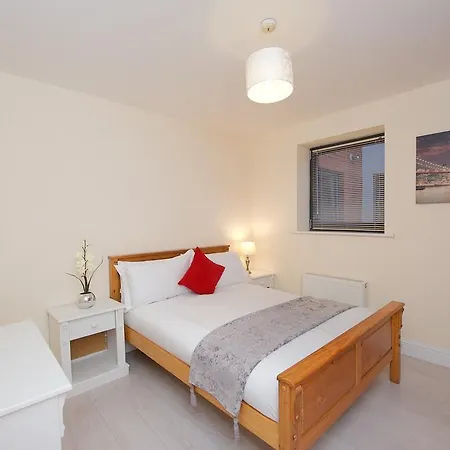 Stunning 2 Bedroom City Centre *