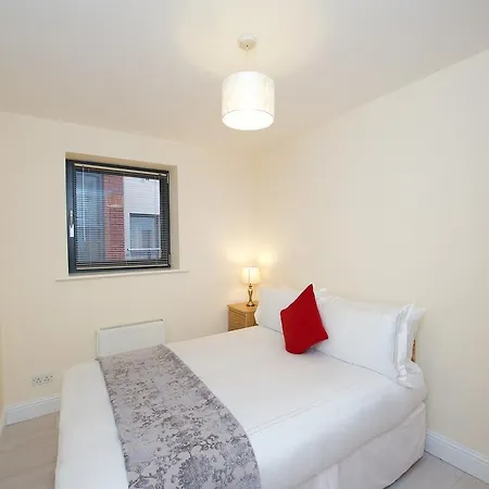Stunning 2 Bedroom City Centre *